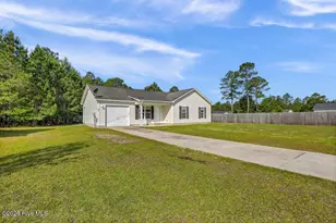 174 Ashbury Park Ln, Richlands, NC 28574 - Photo 3