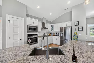 5646 Claremont Court, Wilmington, NC 28409 - Photo 7
