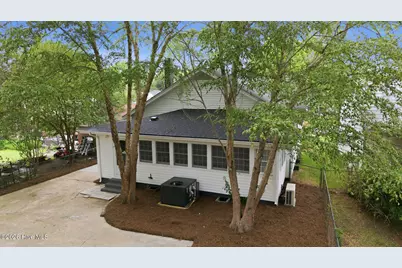 205 E 11th Street, Washington, NC 27889 - Photo 9