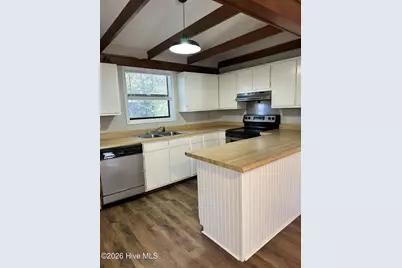 138 Village Court, Jacksonville, NC 28546 - Photo 5