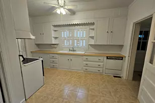 605 W Cutchin St, Clinton, NC 28328 - Photo 15