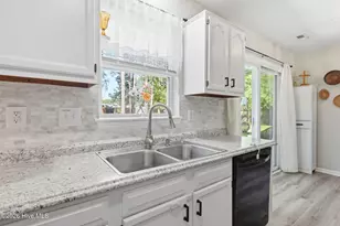 339 Riggs Rd, Hubert, NC 28539 - Photo 29