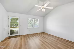 502 Courtyard E, Beaufort, NC 28516 - Photo 3