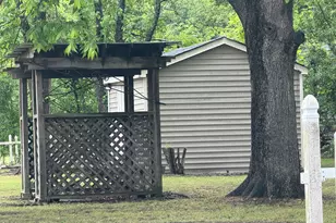 302 N Brevard St, Selma, NC 27576 - Photo 15