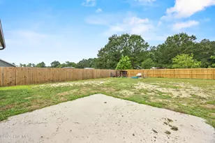 309 Belgian Ct, Richlands, NC 28574 - Photo 25
