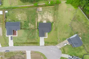 309 Belgian Ct, Richlands, NC 28574 - Photo 35