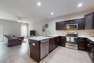 206 N Stingray Ln, Sneads Ferry, NC 28460 - Photo 3