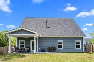 303 Red Cedar Dr, Sneads Ferry, NC 28460 - Photo 3