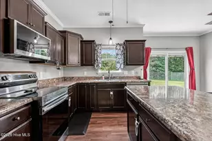 117 Sparrows Point Ln, Jacksonville, NC 28540 - Photo 9