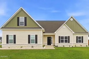 571 Appalachian Trl S, Jacksonville, NC 28546 - Photo 1