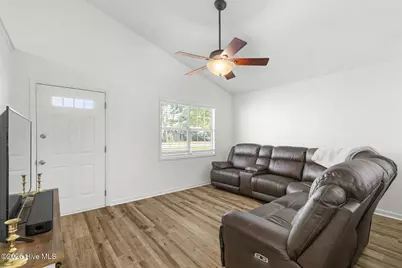 300 Foxtrace Lane, Hubert, NC 28539 - Photo 7