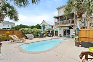 110 Palm Breeze Dr, Carolina Beach, NC 28428 - Photo 9