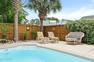 110 Palm Breeze Dr, Carolina Beach, NC 28428 - Photo 7