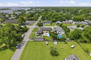 602 W Broad St, Swansboro, NC 28584 - Photo 13