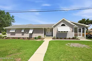602 W Broad St, Swansboro, NC 28584 - Photo 3