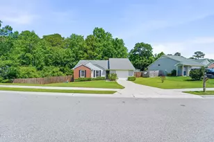 308 Pebble Ln, Jacksonville, NC 28546 - Photo 9