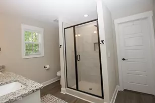 595 E L Ives Dr, Aberdeen, NC 28315 - Photo 45