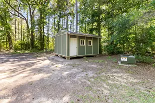 359 Gibson Dairy Rd, Elizabethtown, NC 28337 - Photo 5