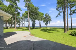 492 Sandy Point Dr, Beaufort, NC 28516 - Photo 11
