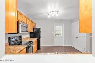 300 Streamwood Dr, Jacksonville, NC 28546 - Photo 9