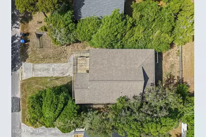 212 SE 78th Street, Oak Island, NC 28465 - Photo 3