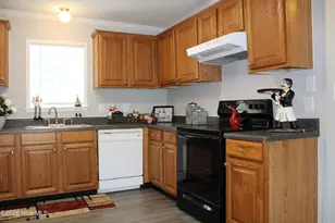 108 Country Farm Ln, Beulaville, NC 28518 - Photo 5