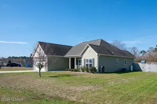 103 Prelude Dr, Richlands, NC 28574 - Photo 3