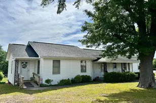 170 Hannah Pickett Ave, Rockingham, NC 28379 - Photo 1