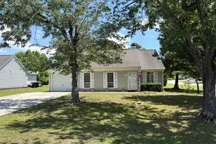 2900 Carthage Dr, Wilmington, NC 28405 - Photo 1