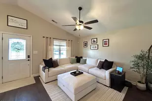 901 Purvis Ct, Richlands, NC 28574 - Photo 17