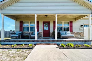 901 Purvis Ct, Richlands, NC 28574 - Photo 3