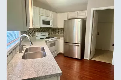 2502 Bluff View Court #B, Greenville, NC 27834 - Photo 9