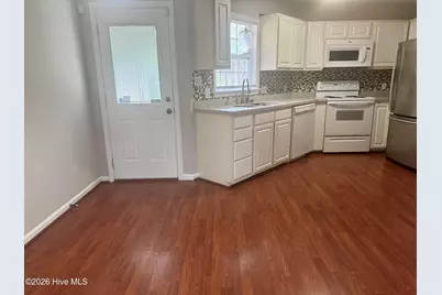 2502 Bluff View Court #B, Greenville, NC 27834 - Photo 5