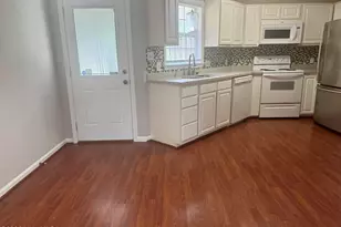 2502 Bluff View Ct, Greenville, NC 27834 - Photo 5