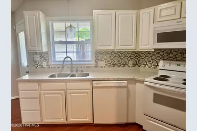 2502 Bluff View Court #B, Greenville, NC 27834 - Photo 7