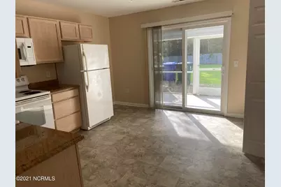 803 Courtyard W, Newport, NC 28570 - Photo 5