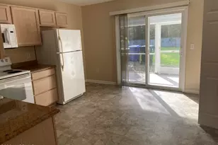 803 Courtyard W, Newport, NC 28570 - Photo 5