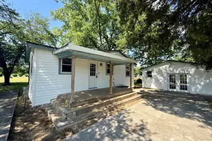 9936 Hobbton Hwy, Clinton, NC 28328 - Photo 3