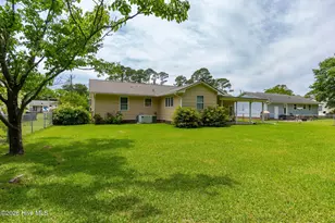 921 Harrell Dr, Morehead City, NC 28557 - Photo 5