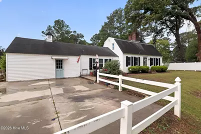206 Woodland Drive, Clinton, NC 28328 - Photo 3
