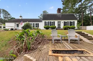 206 Woodland Dr, Clinton, NC 28328 - Photo 1