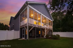 124 NE 7th St, Oak Island, NC 28465 - Photo 5