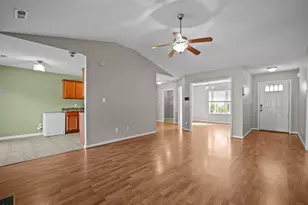 101 Berwick Ct, Jacksonville, NC 28546 - Photo 3
