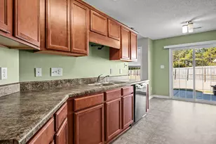 101 Berwick Ct, Jacksonville, NC 28546 - Photo 5