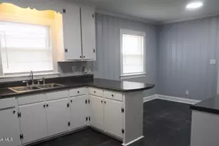 500 Crestview Ave SW, Wilson, NC 27893 - Photo 3