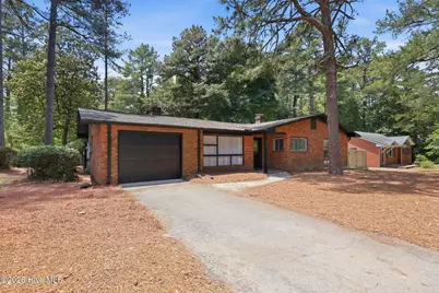 390 E Indiana Avenue, Southern Pines, NC 28387 - Photo 3