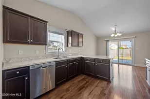 320 Aquamarine Cir, Jacksonville, NC 28546 - Photo 9