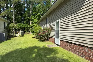 328 Lakemere Dr, New Bern, NC 28562 - Photo 9