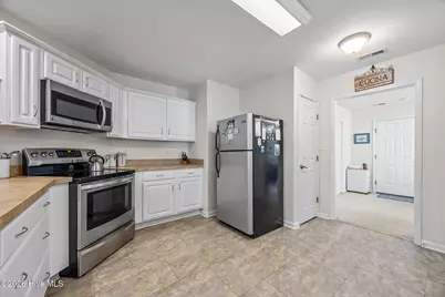 703 Hummingbird S, Swansboro, NC 28584 - Photo 11