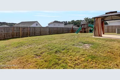 805 Washington Square, Richlands, NC 28574 - Photo 27